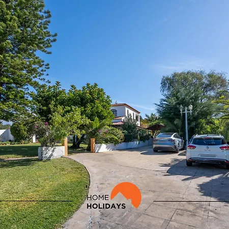 #213 Roja Pe By Holidays Villa *