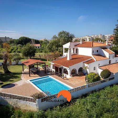 #213 Roja Pé By Holidays