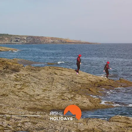 #213 Roja Pé By Holidays *